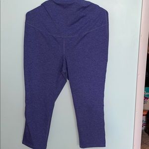 Old Navy Active Maternity Cropped Pants